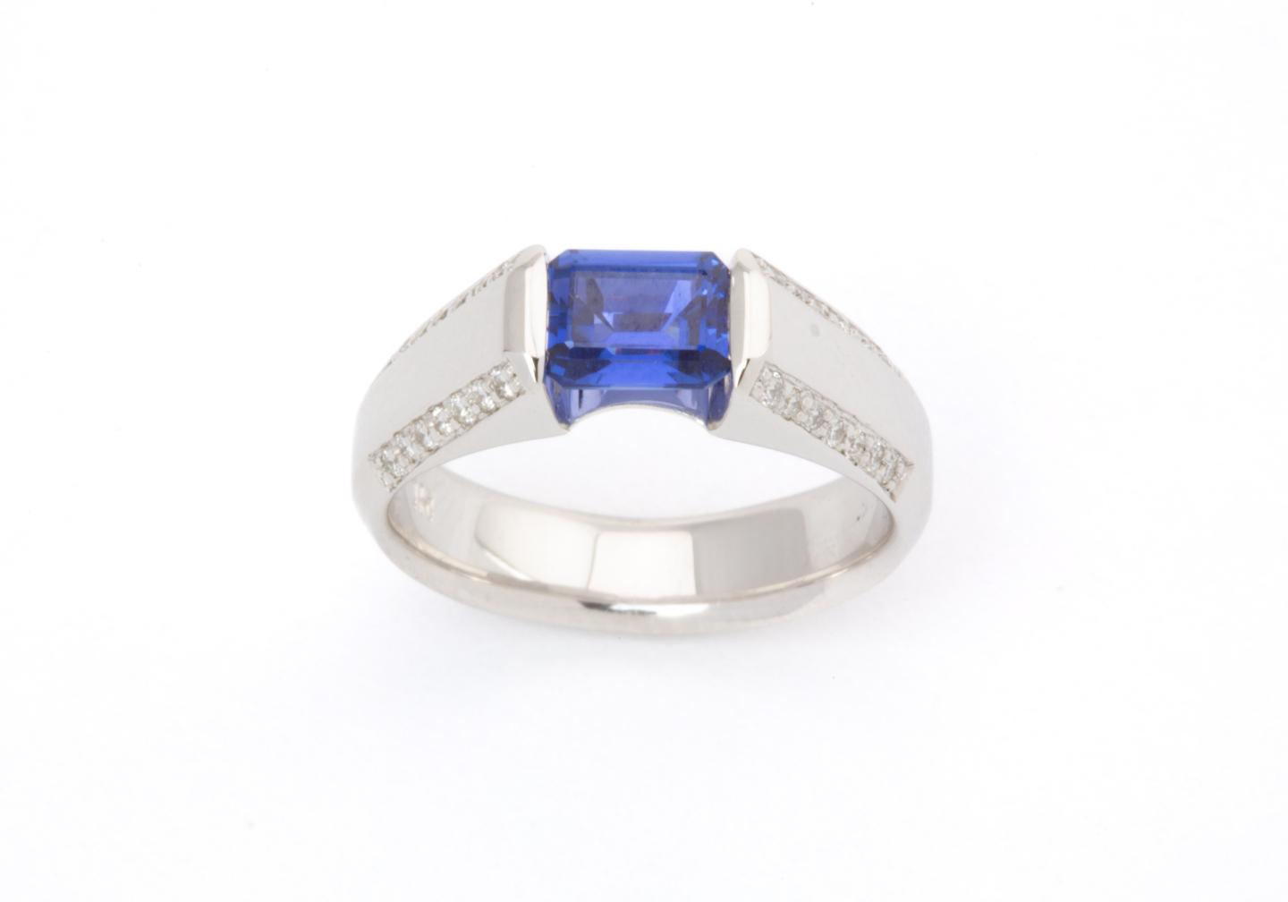 Yogo Sapphire and Diamond Ring
