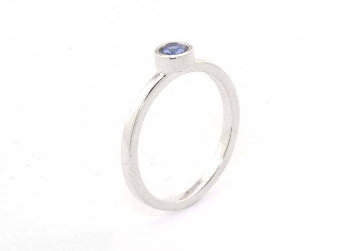 14k Yogo Sapphire Stacking Ring
