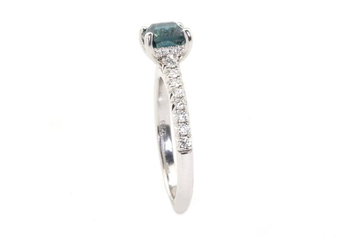 14k Montana Sapphire Ring