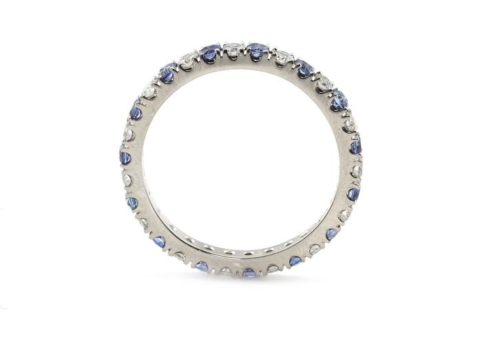 14k Yogo Sapphire Band