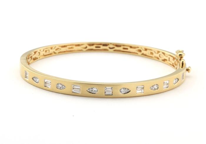 Yogo Sapphire Bangle