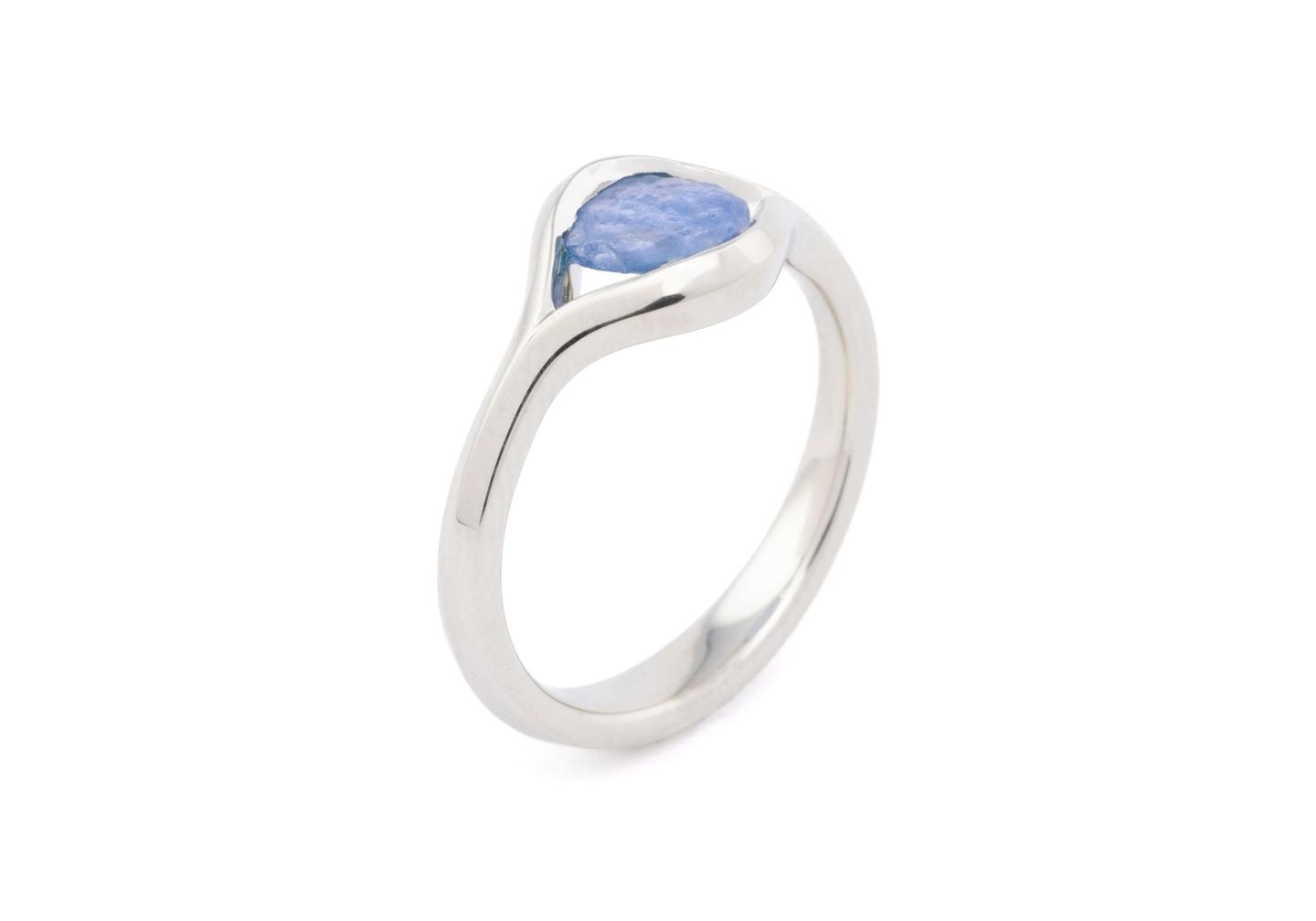 Aurum Yogo Signet