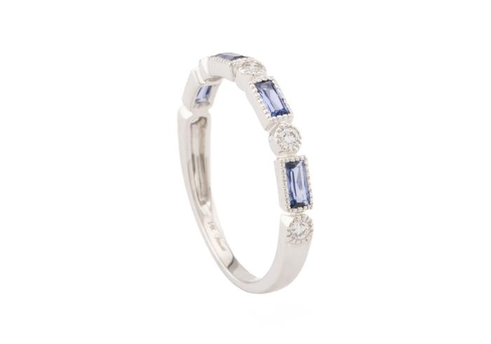 14k Yogo Sapphire Band