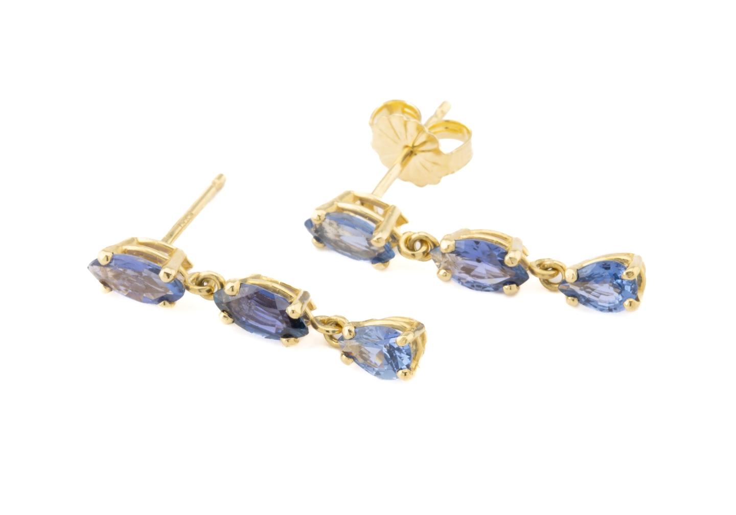 Yogo Sapphire Dangle Earrings
