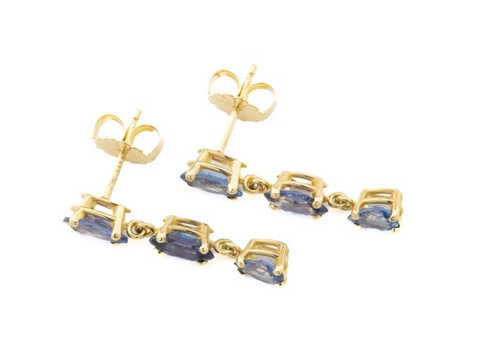 Yogo Sapphire Dangle Earrings