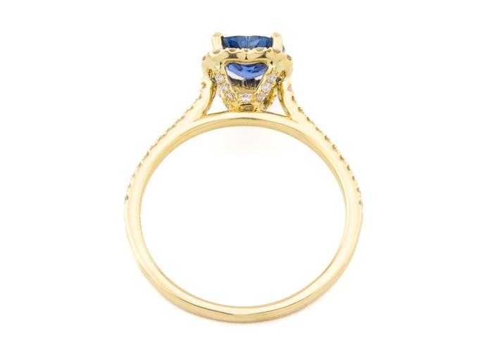 14k Yogo Sapphire ring