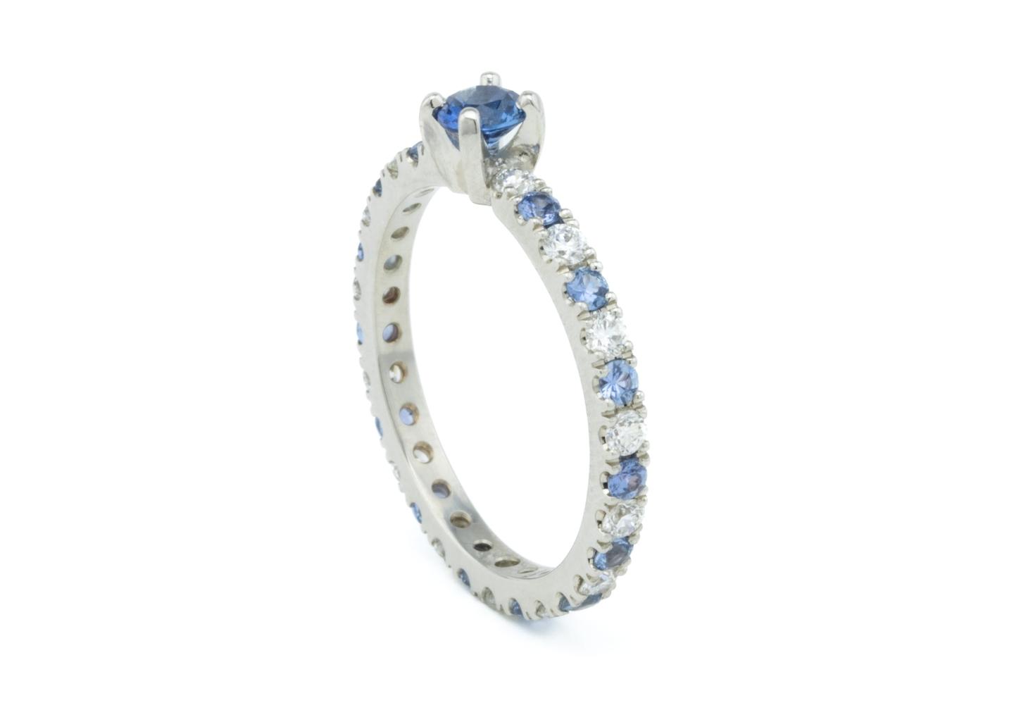 Plat Yogo Eternity Band