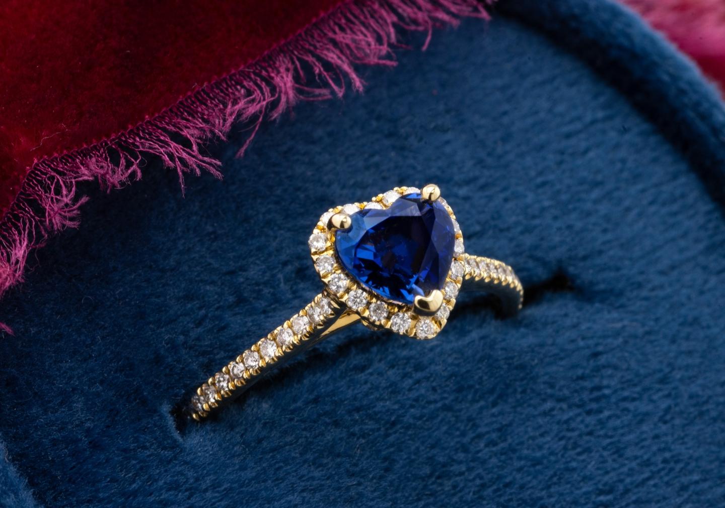 14k Yogo Sapphire ring