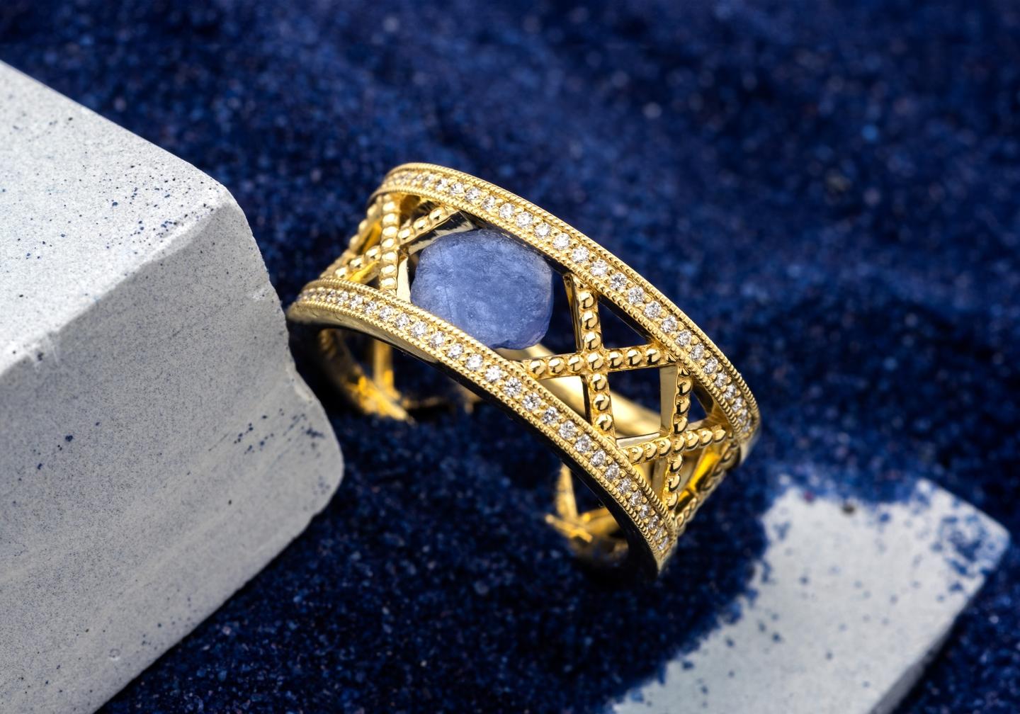 14K Yogo Sapphire Filigree Ring