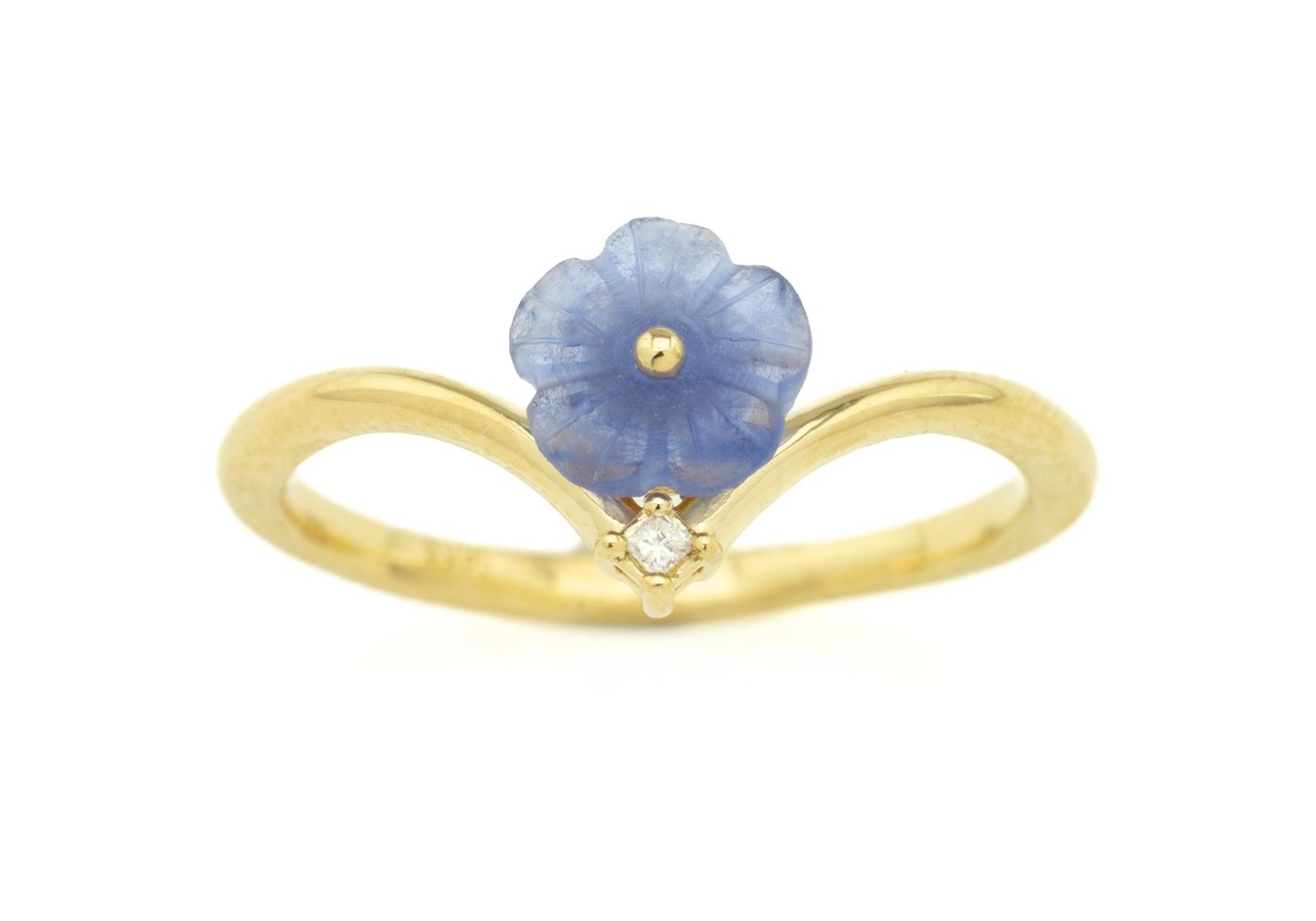 14K Imperfectionist Carved Yogo Sapphire Flower Ring