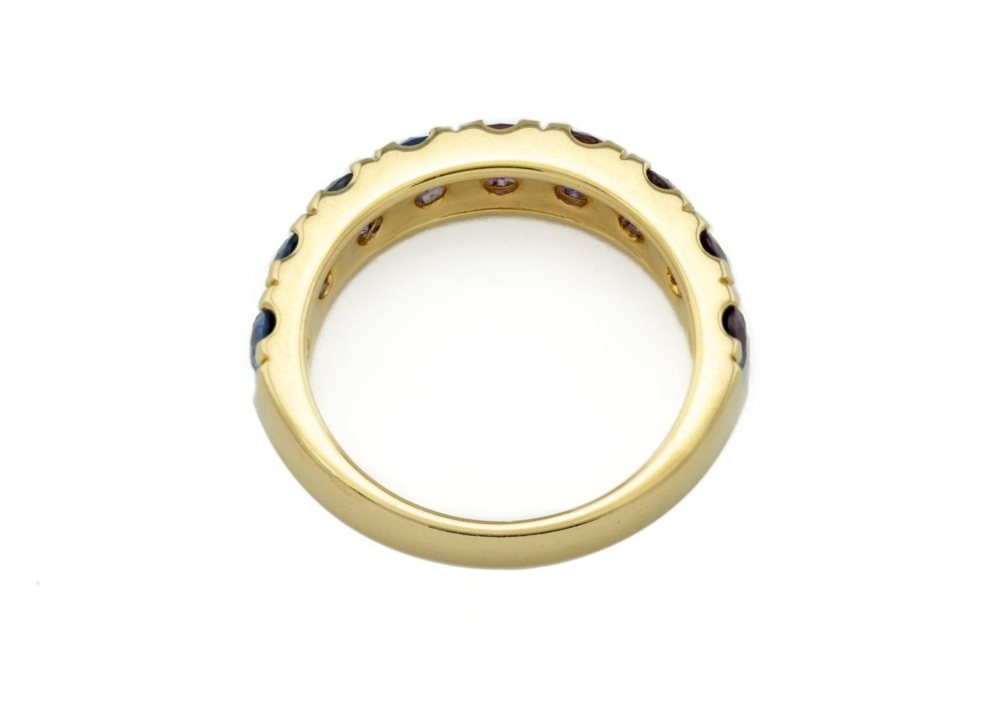 14K Yogo Sapphire Ombre Wedding Band