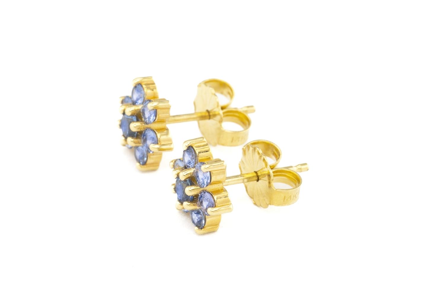 14K Yogo Sapphire Flower Earrings