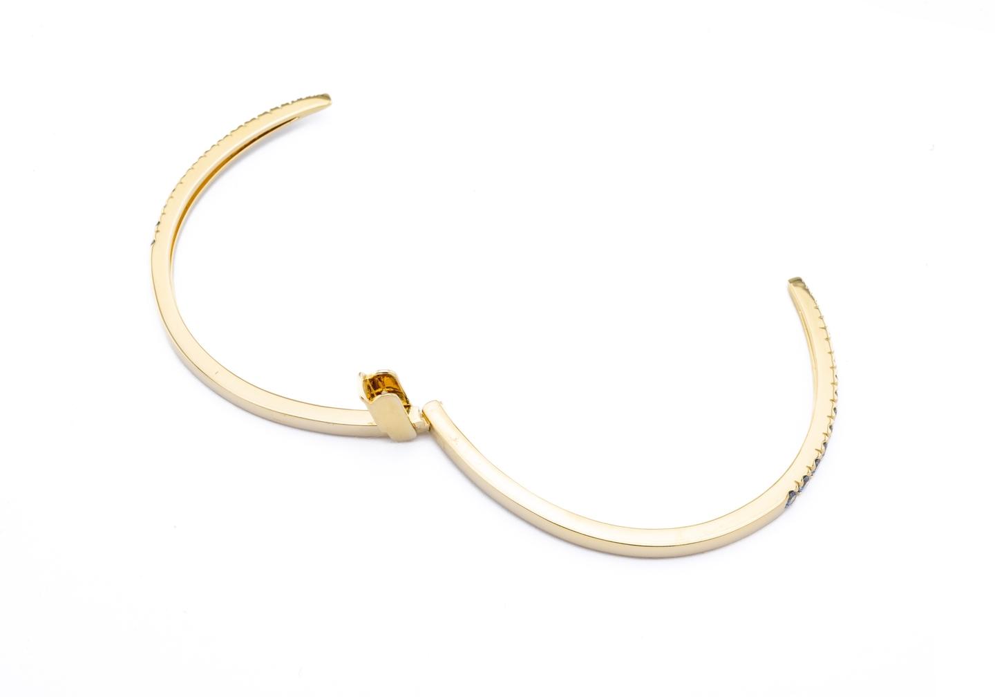 14K Yogo Sapphire Crescent Bangle