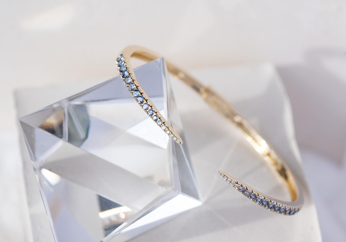 14K Yogo Sapphire Crescent Bangle