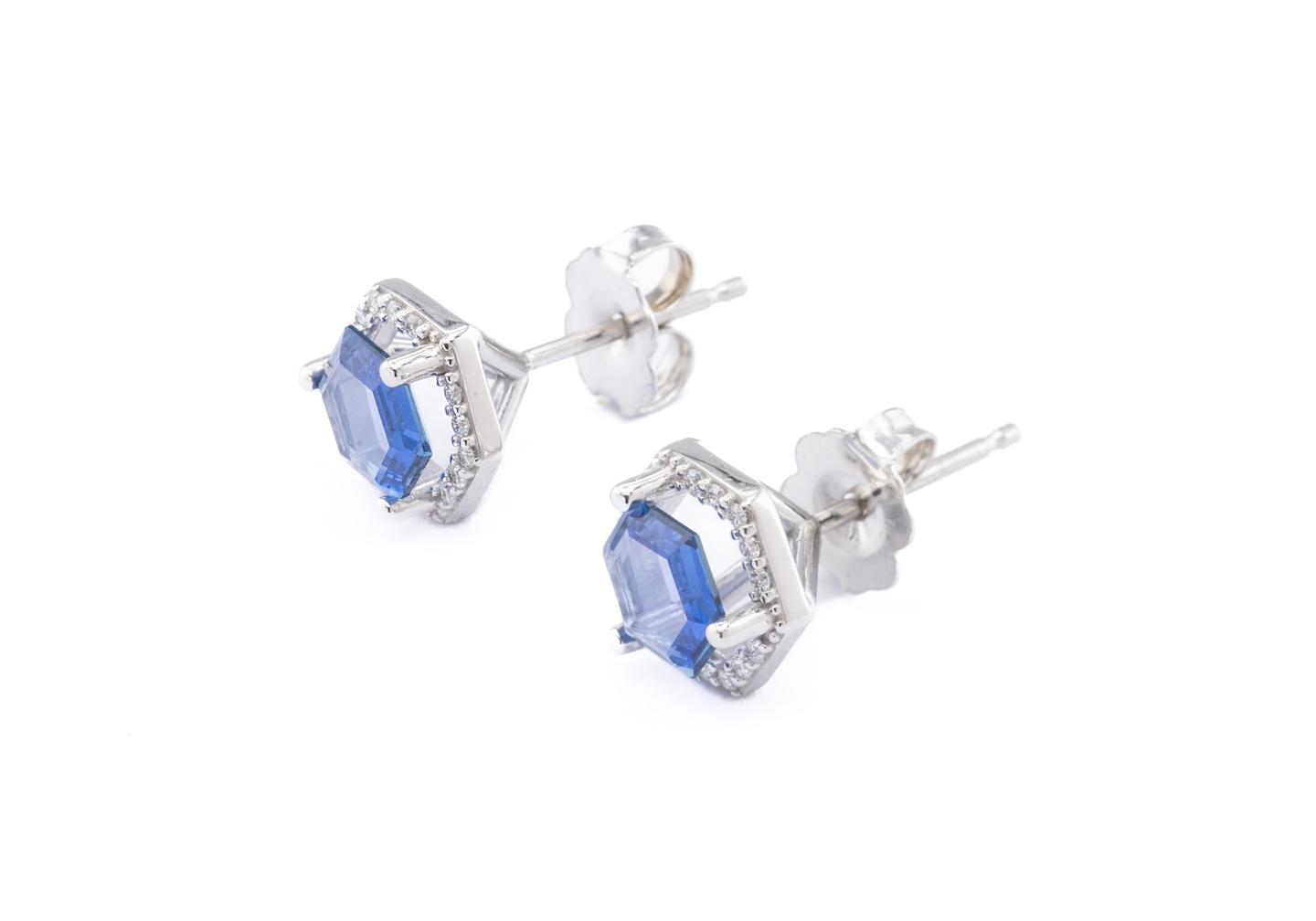 14K Yogo Sapphire Geometric Earrings