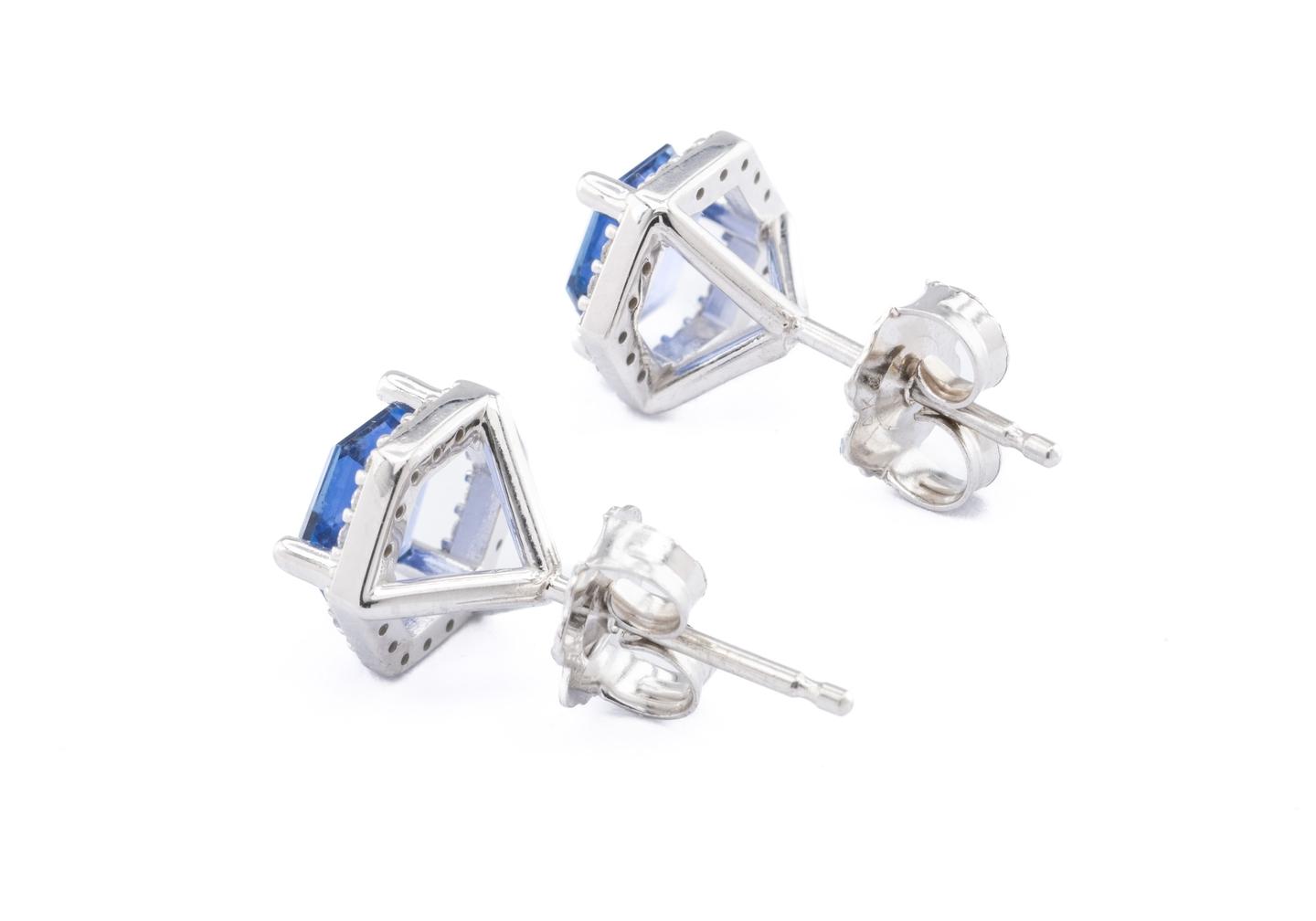 14K Yogo Sapphire Geometric Earrings