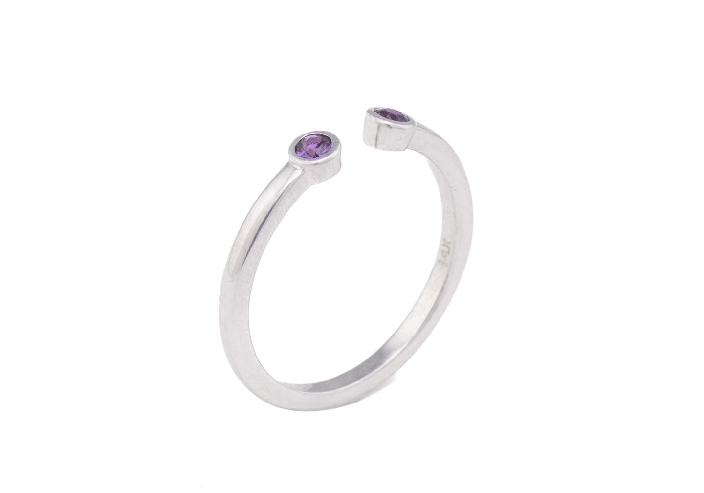 14K Yogo Sapphire Stacking Ring