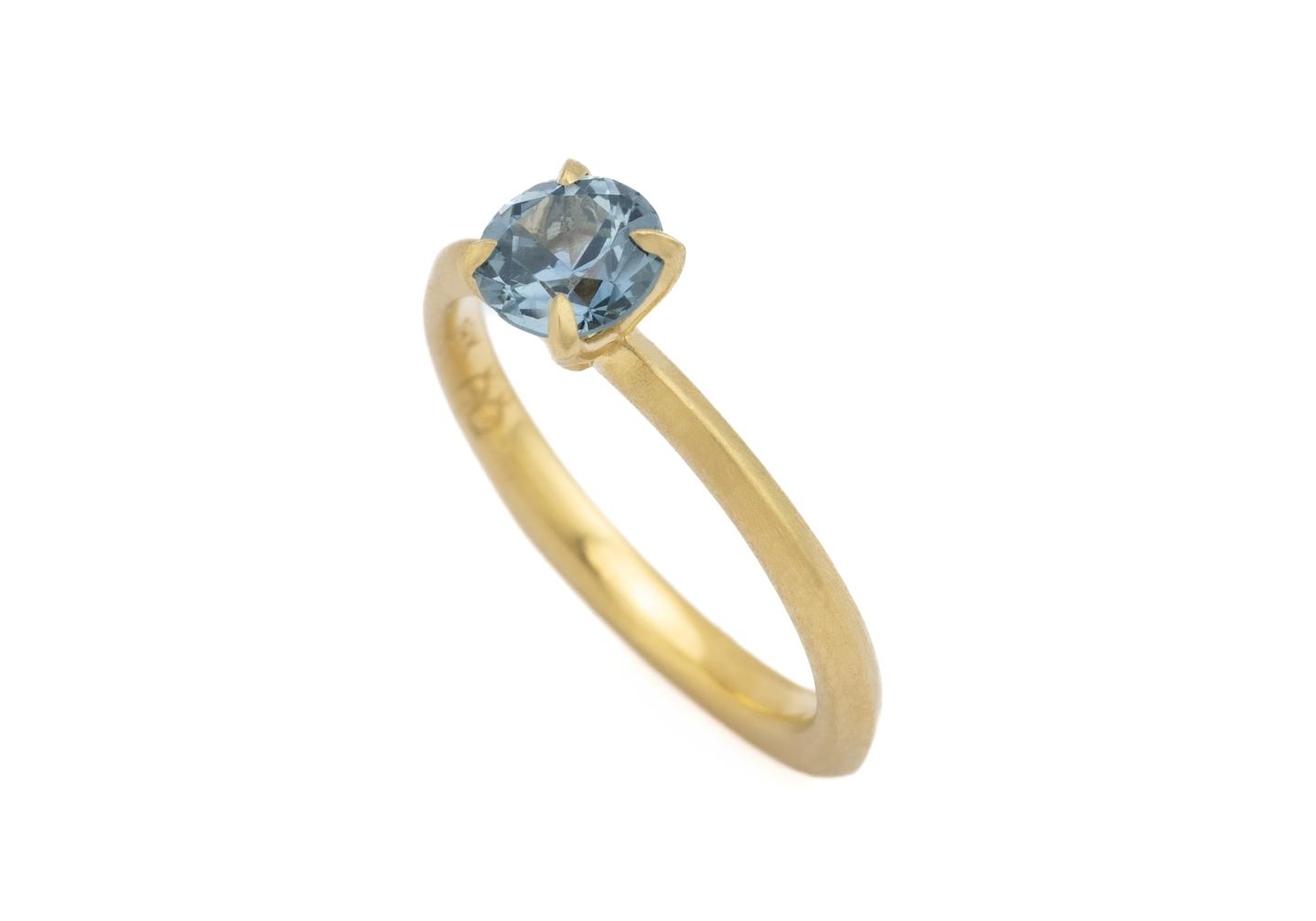 18K Aurum Fancy Montana Sapphire Solitaire Ring