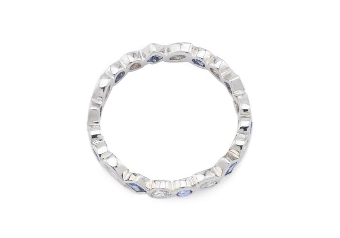 14k Yogo Sapphire Band