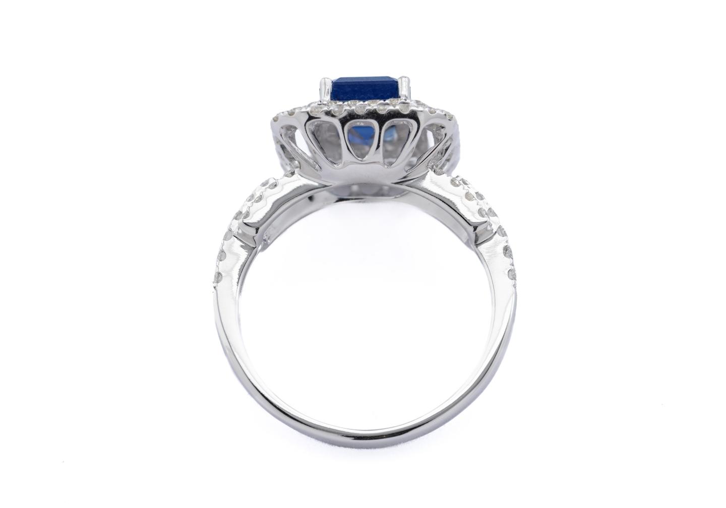 18K Sapphire Ring