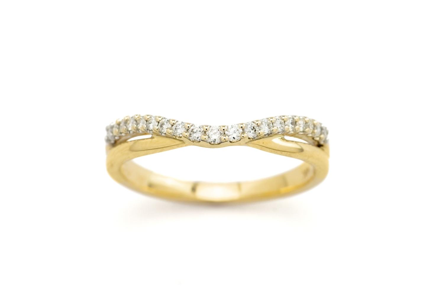 14K Diamond Chevron Band