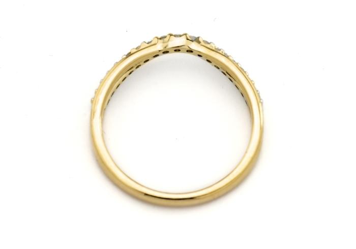 14K Diamond Chevron Band