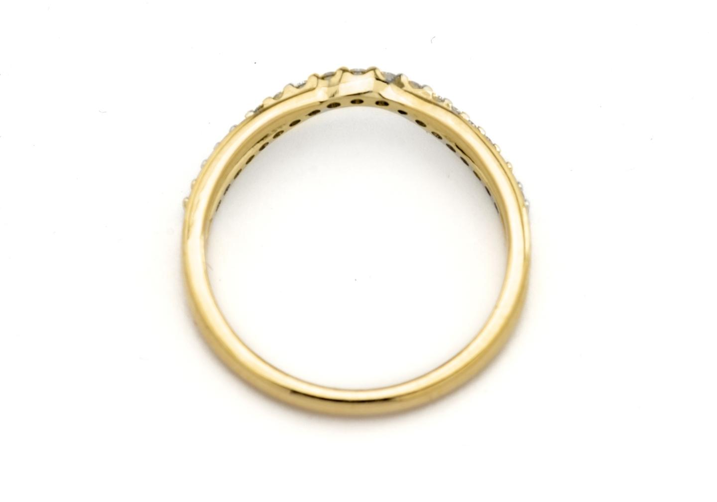 14K Diamond Chevron Band