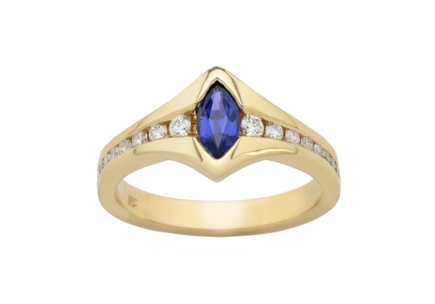 14k Yogo Sapphire and Diamond Ring