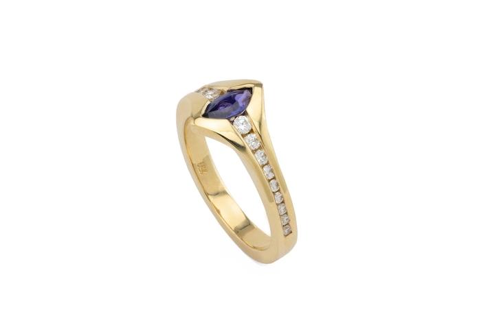 14k Yogo Sapphire and Diamond Ring