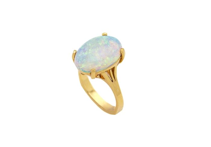 18K Cabochon Australian Opal Cocktail Ring