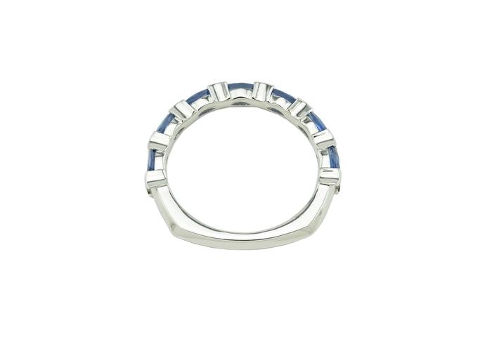 Aurum Platinum 1.18ctw Yogo Marquise Band