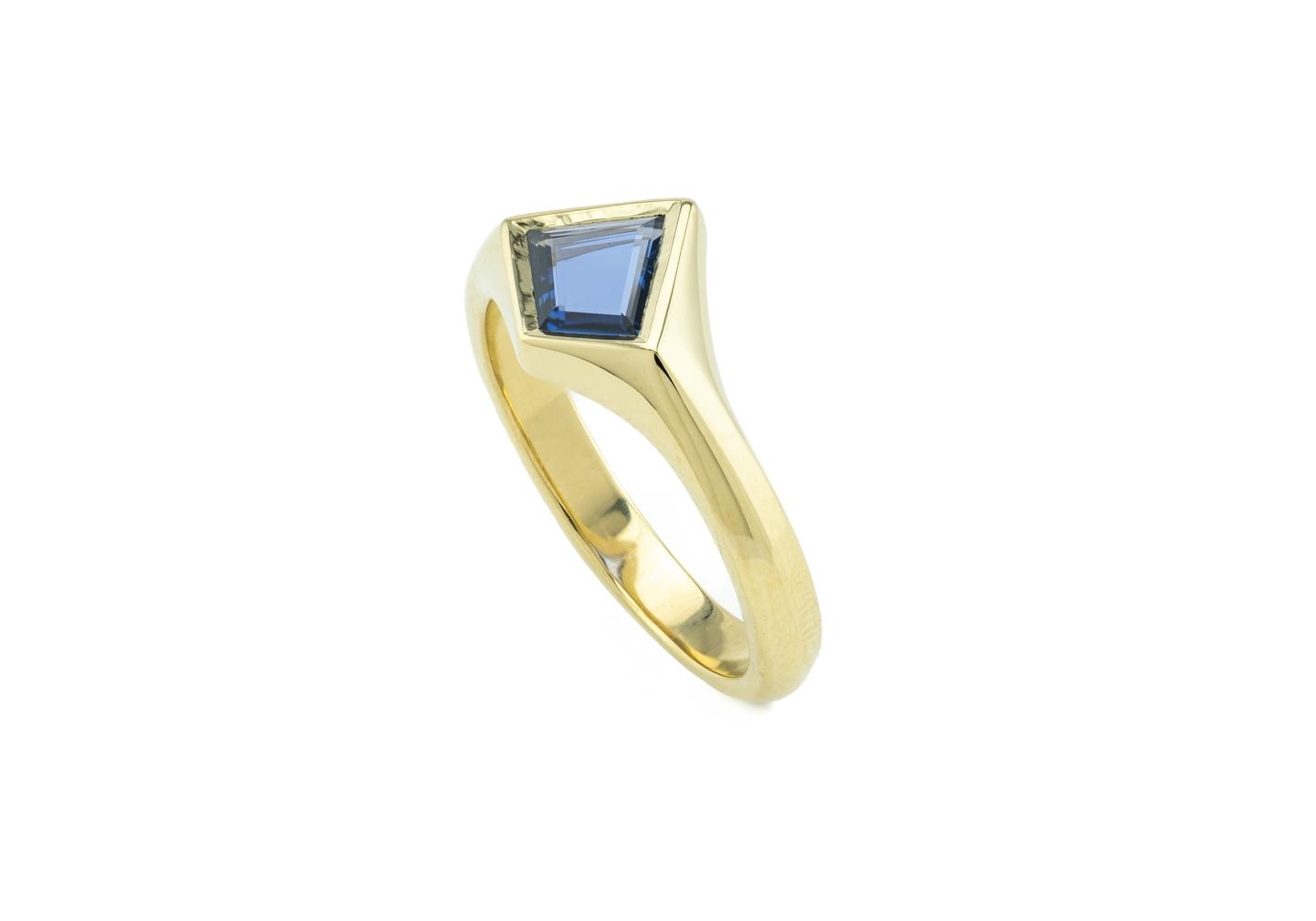 18K Aurum Bezel Set Montana Sapphire Solitaire Ring