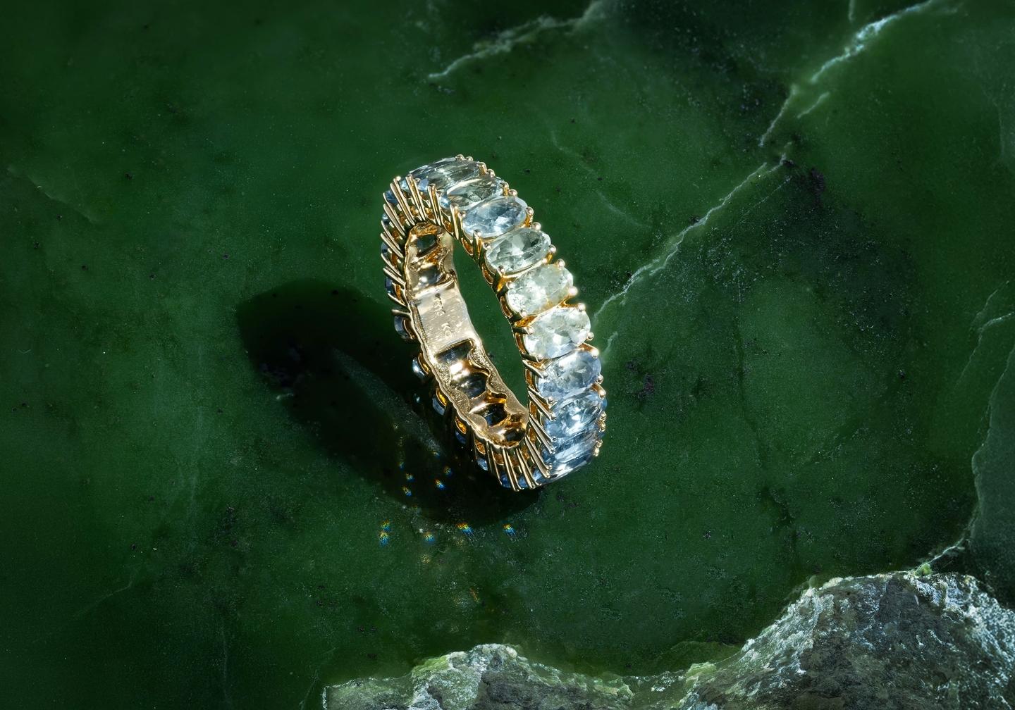 18K 6.65ctw Gradient Montana Sapphire Eternity Band