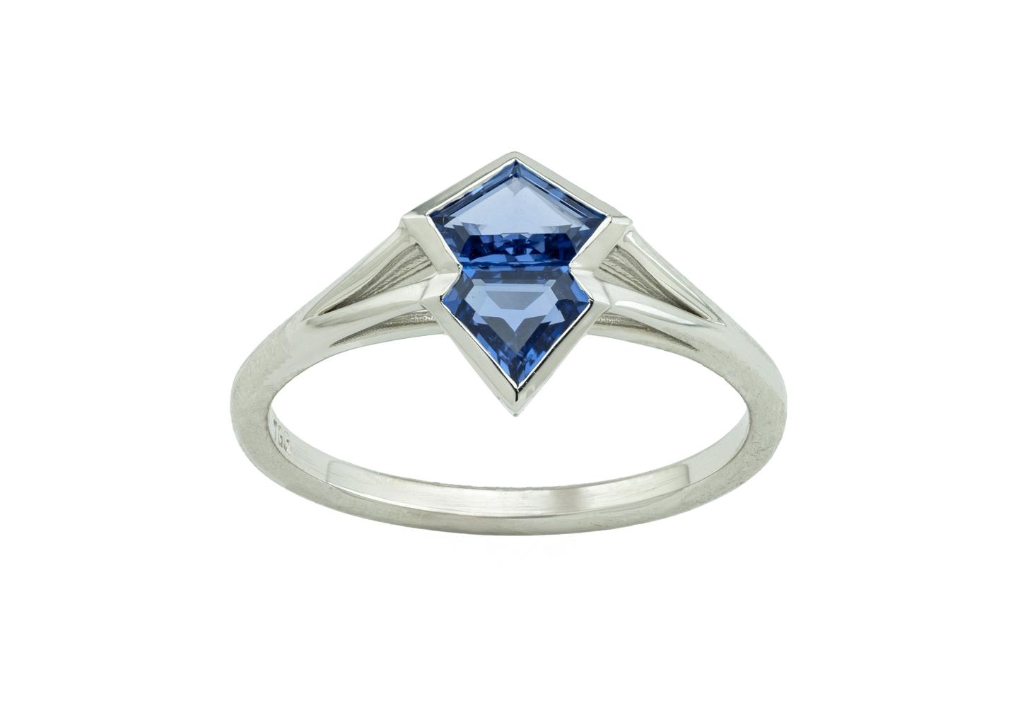 Reverie 14K Yogo Sapphire Geometric Ring