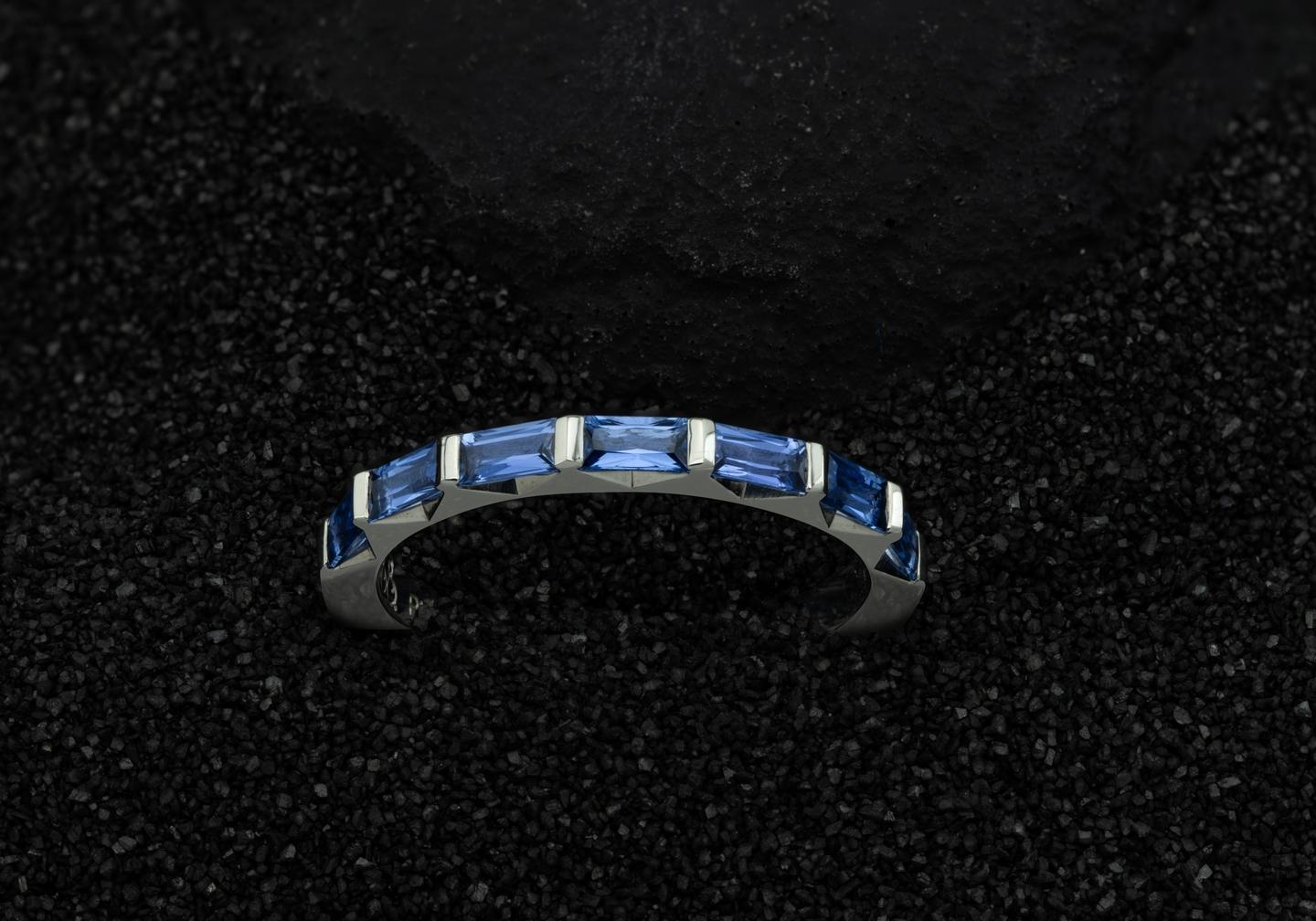 Aurum Platinum Yogo Sapphire Channel Band