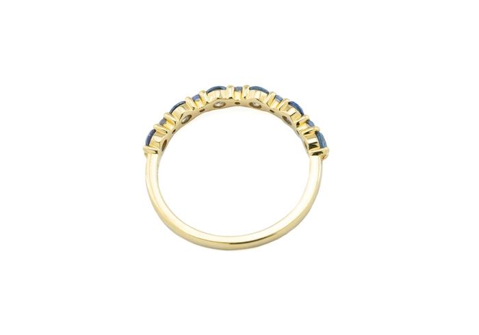 14K Yogo Sapphire Band
