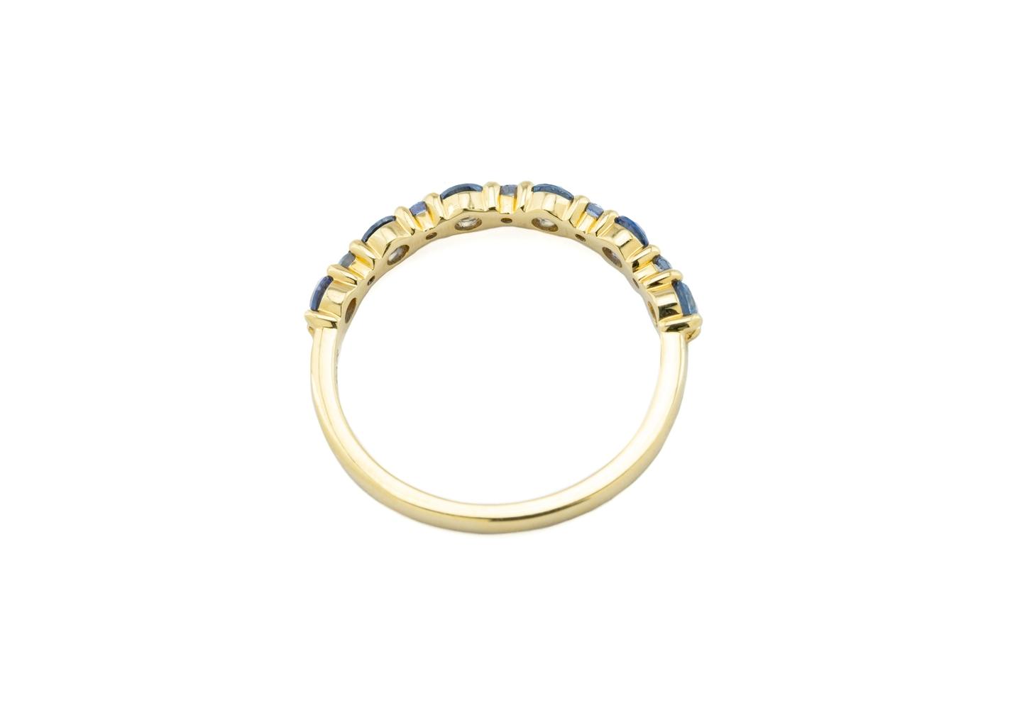 14K Yogo Sapphire Band