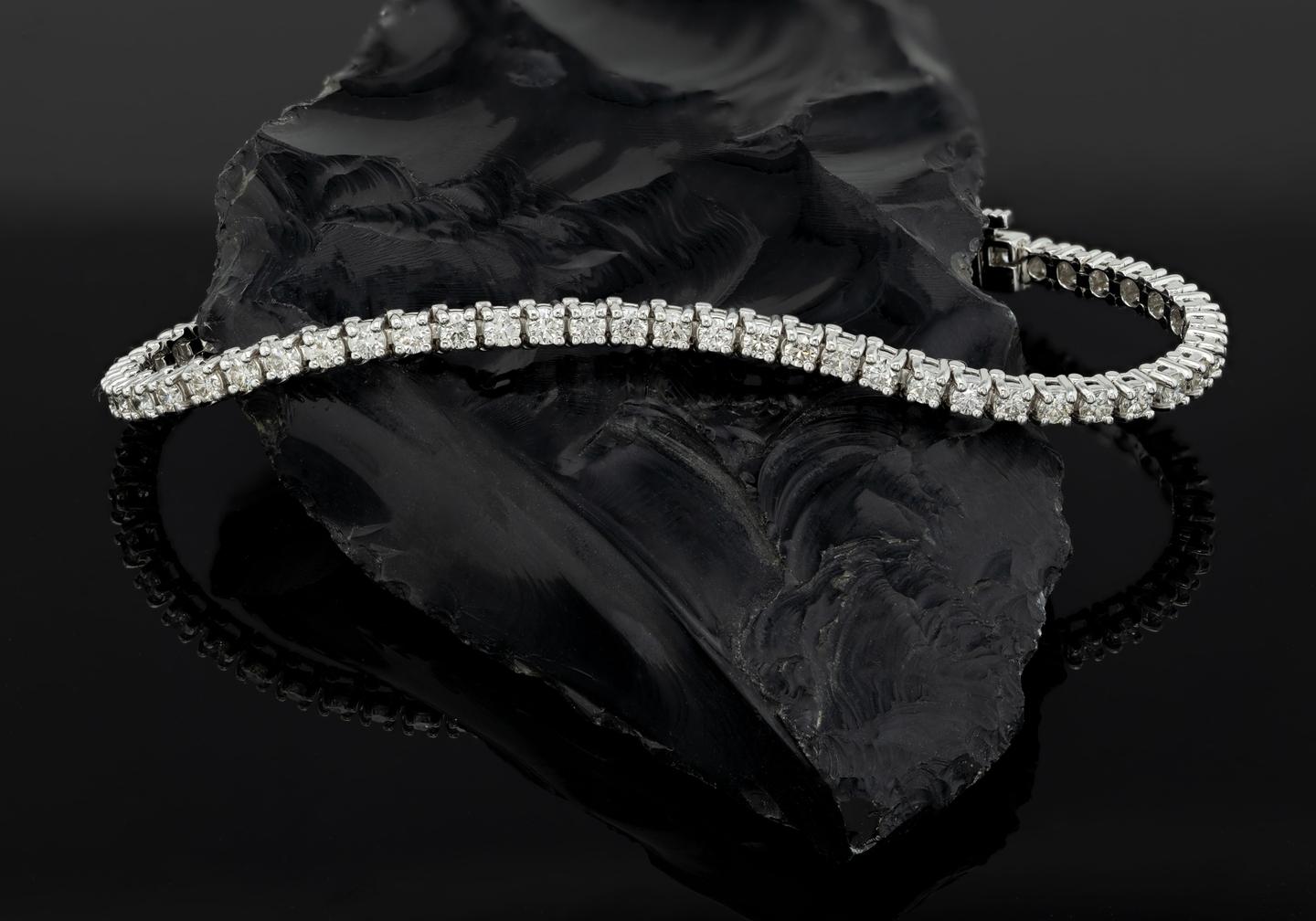 3 carat Diamond tennis bracelet in 14K white gold by Gem Gallery