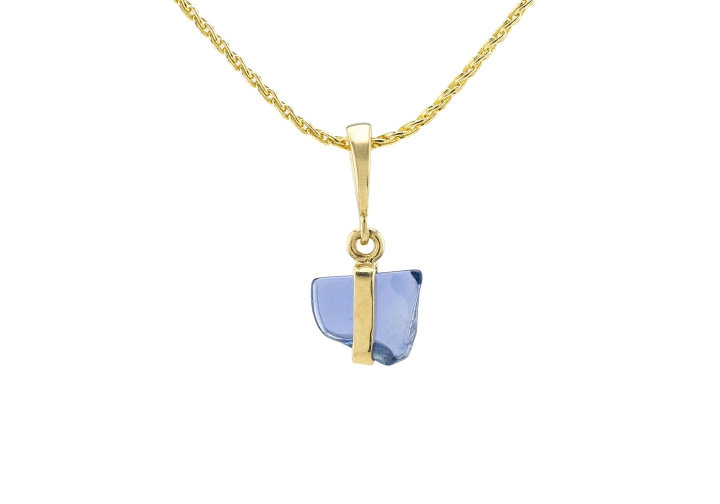 Yogo Sapphire wrapped necklace in 14K yellow gold from the Aurum Collection