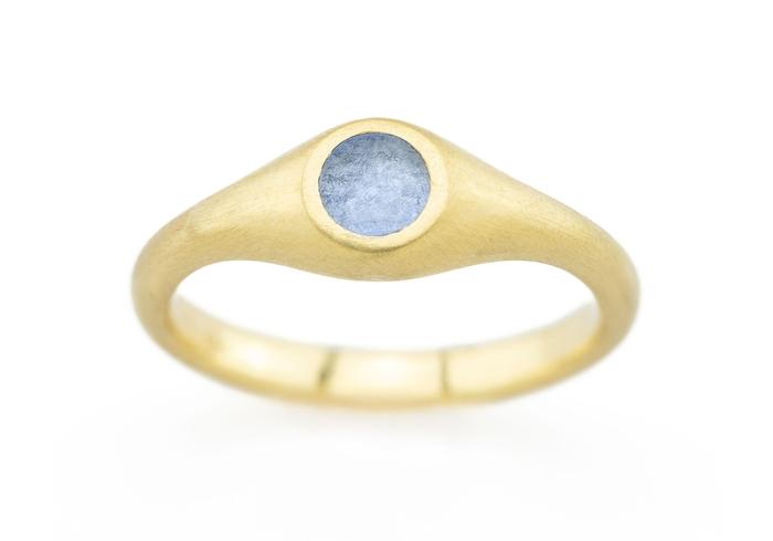 18K Aurum Collection Yogo Sapphire Mini Signet Ring