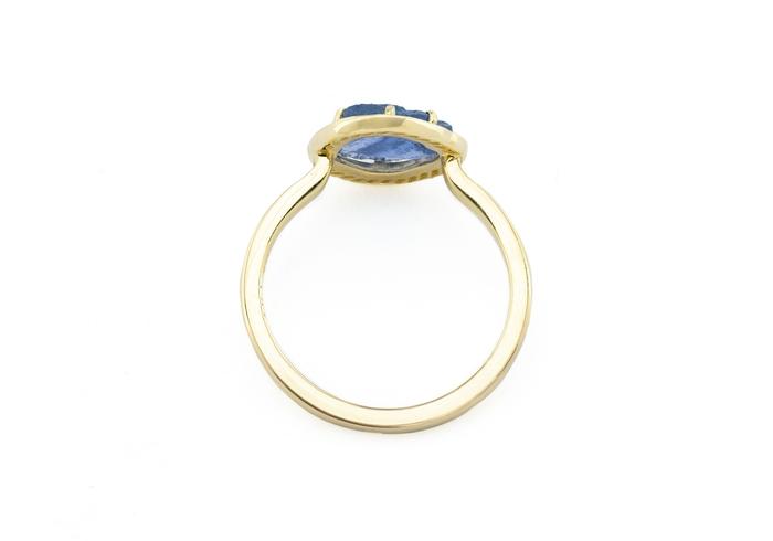 14K Aurum Yogo Sapphire Halo Ring