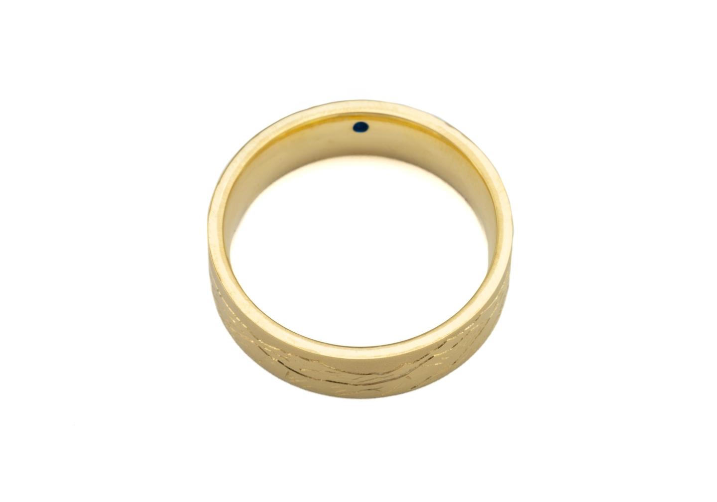 14K Hand Engraved Yogo Sapphire Mountain Range Band