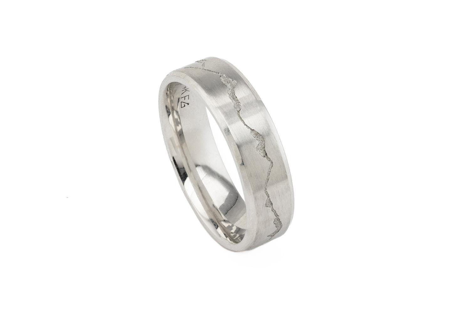 14K Mountain Range Hand Engraved Band | Aurum Collection