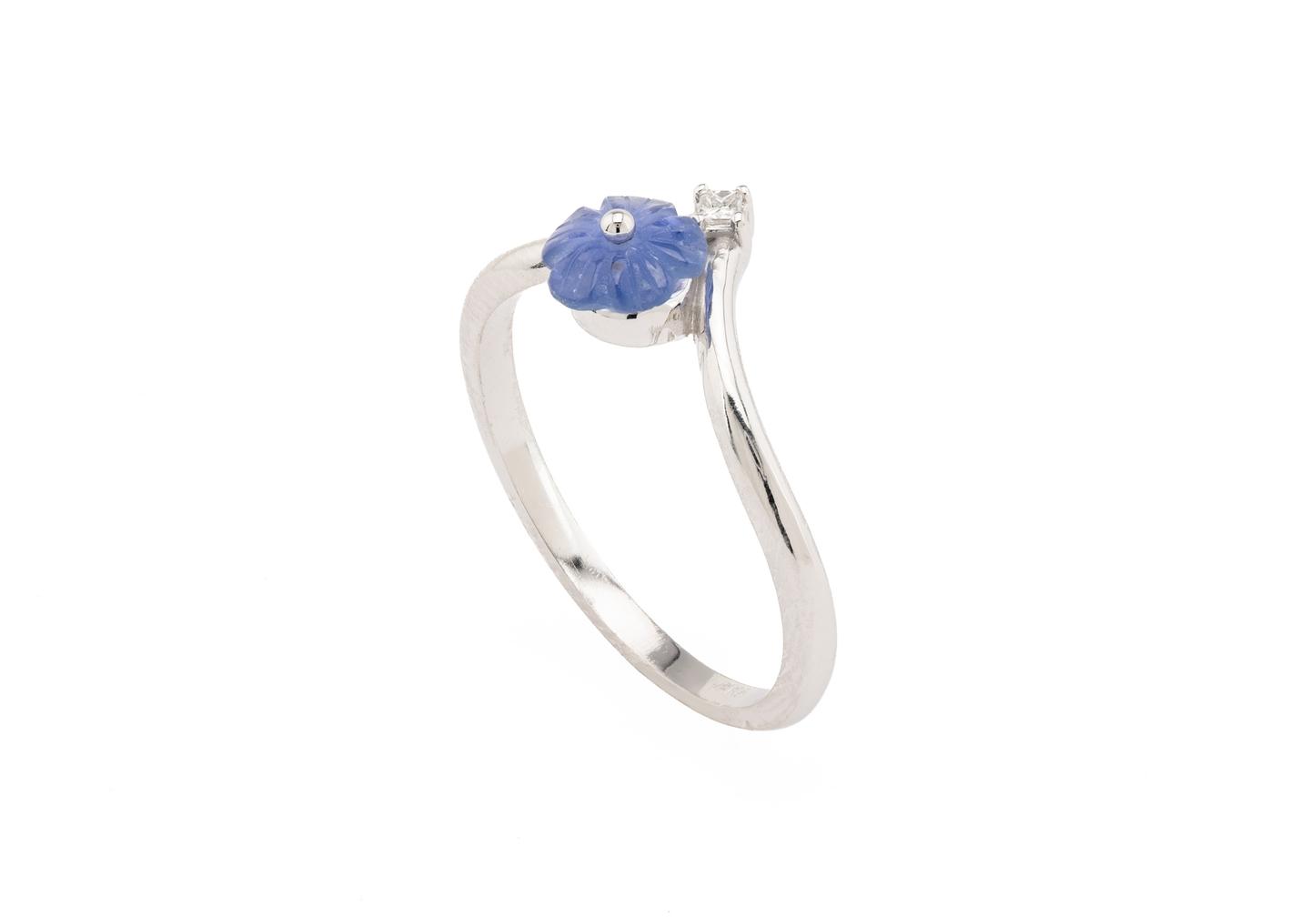 14K Flower Shape Yogo Sapphire Ring