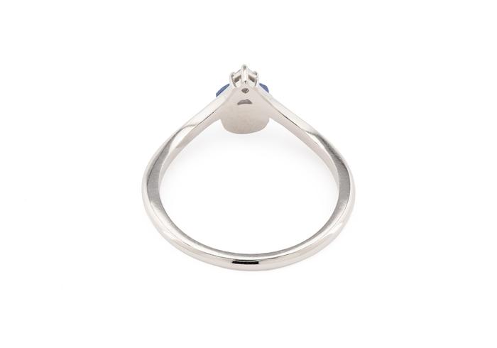 14K Flower Shape Yogo Sapphire Ring