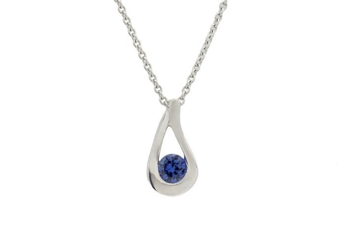 14K Yogo Sapphire Twist Necklace