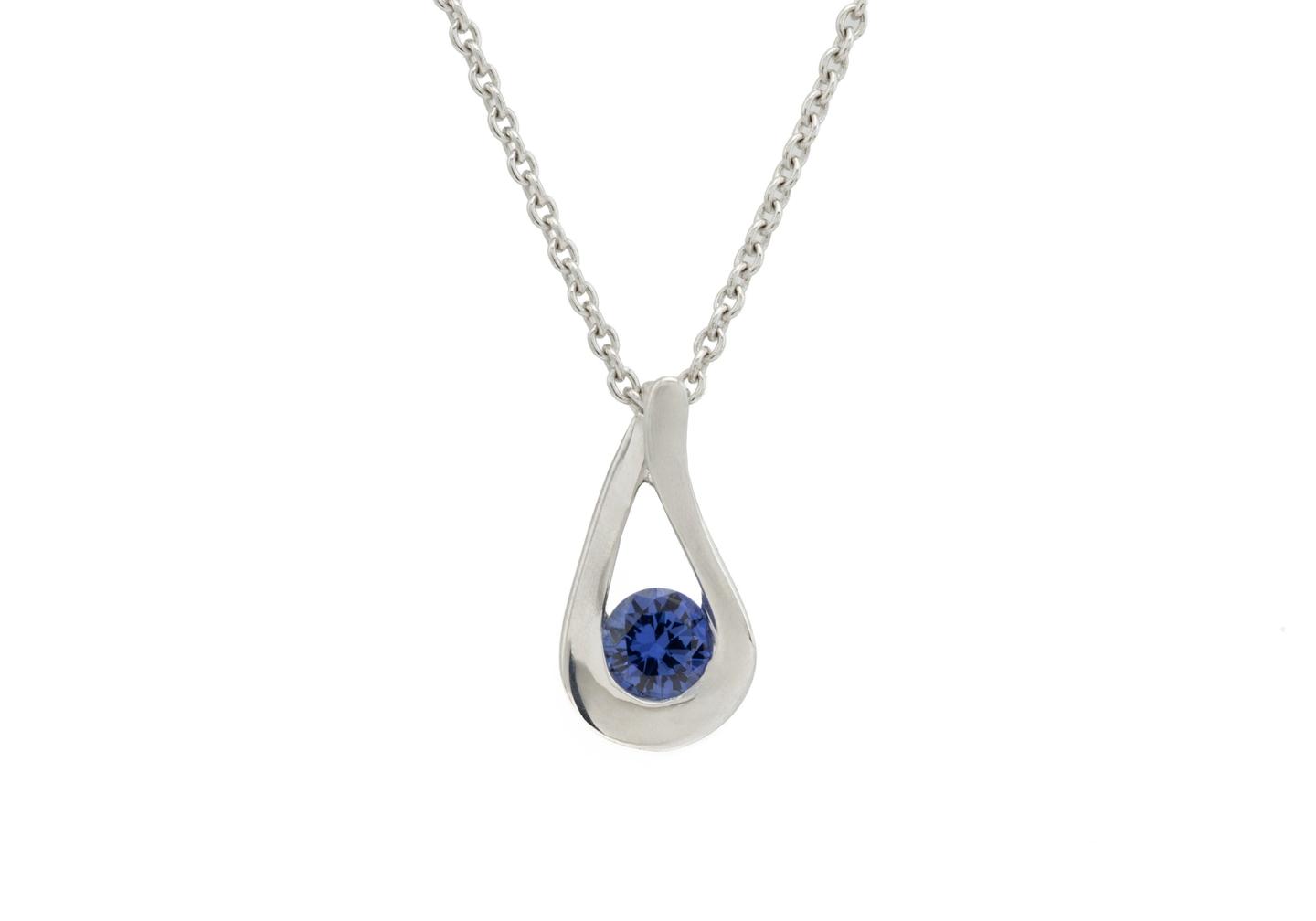 14K Yogo Sapphire Twist Necklace
