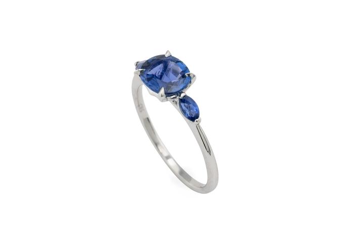 14K Yogo Sapphire East West Three Stone Ring
