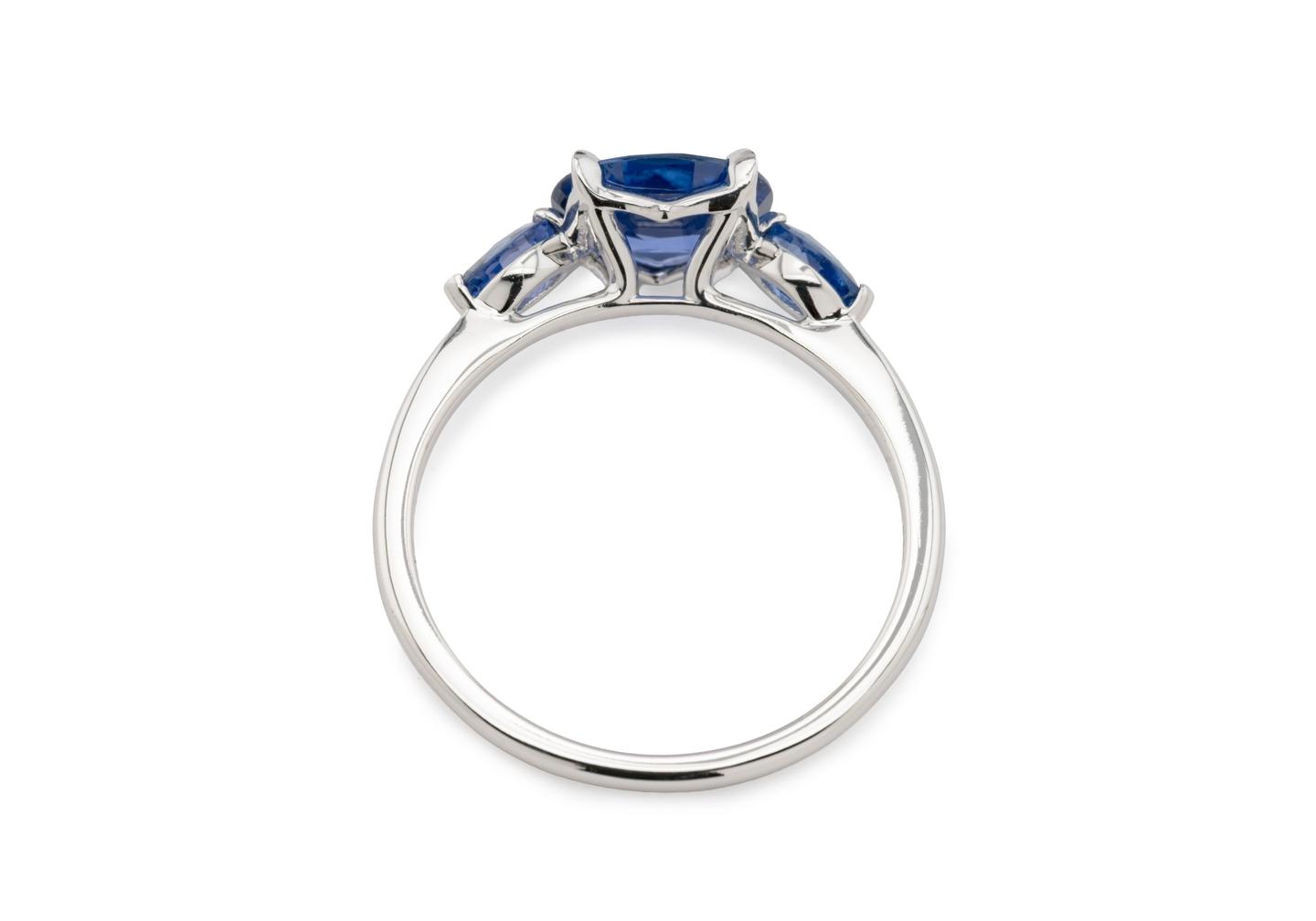 14K Yogo Sapphire East West Three Stone Ring
