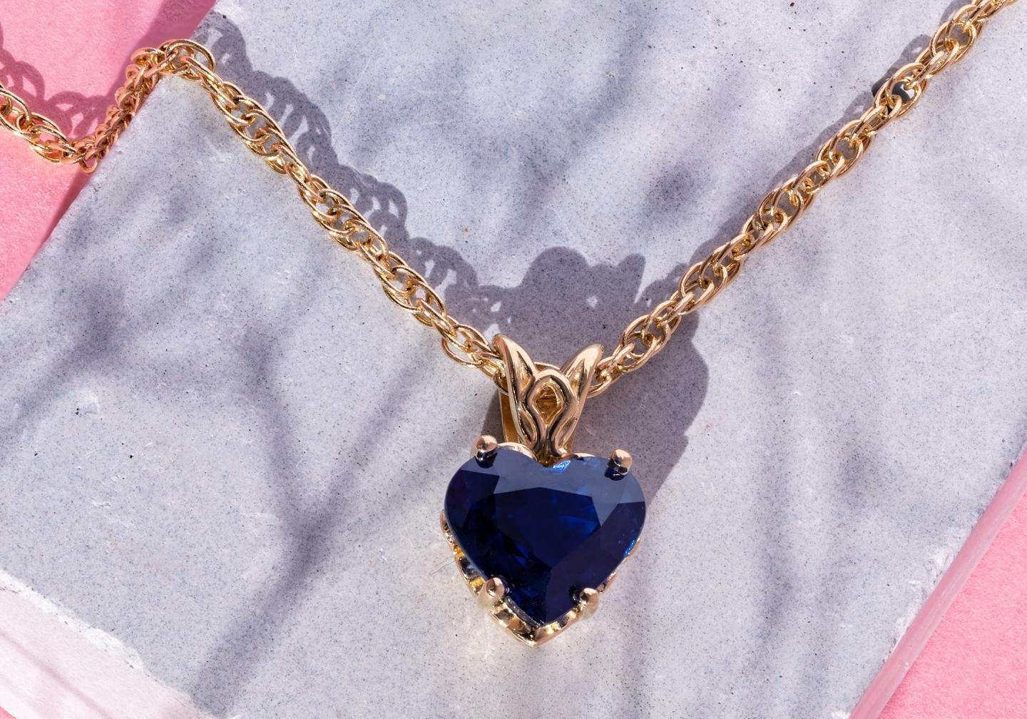 14K 2.27ct Yogo Sapphire Heart Pendant